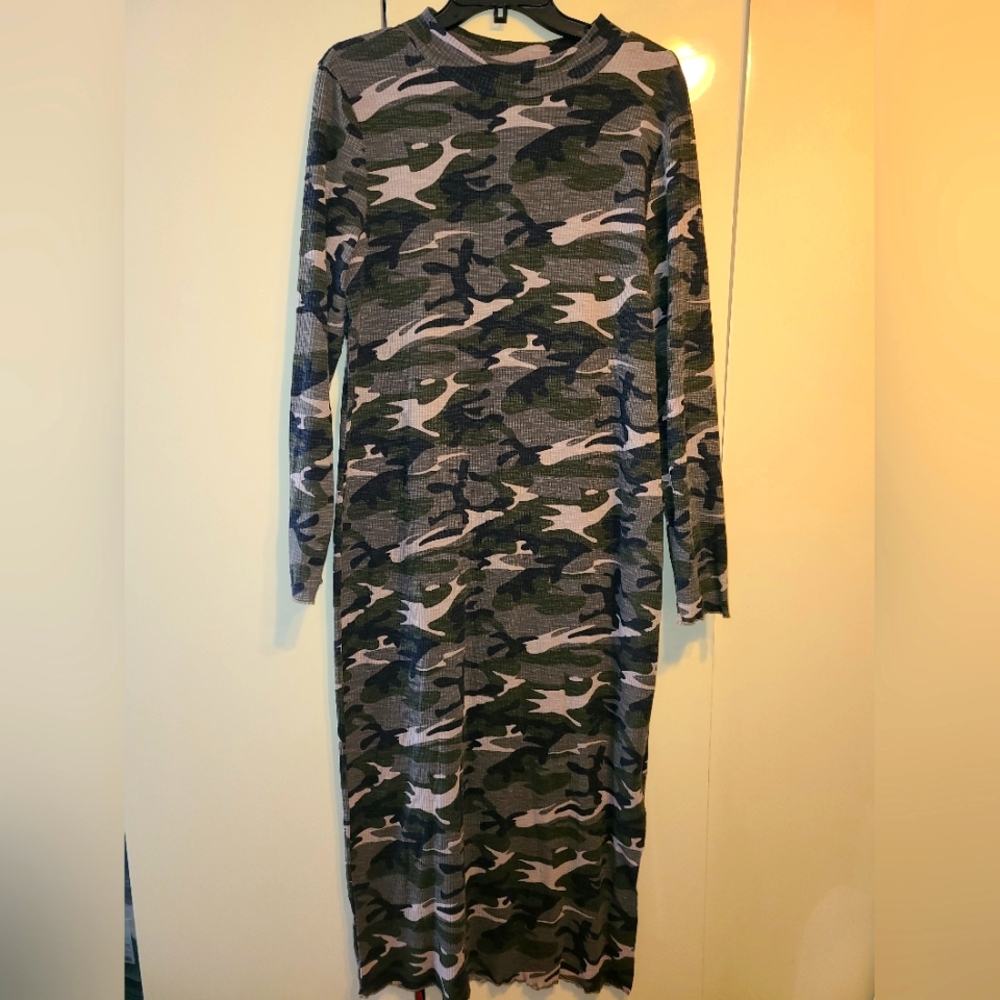NWT Stichdrop camouflage midi dress